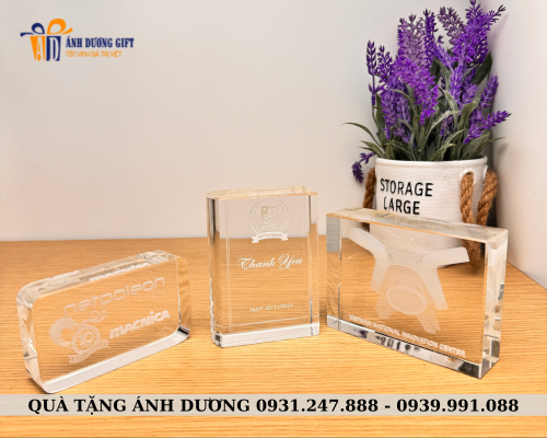 Chặn giấy để bàn pha lê C022